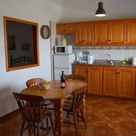 Casa Los Volcanes Country house Ye